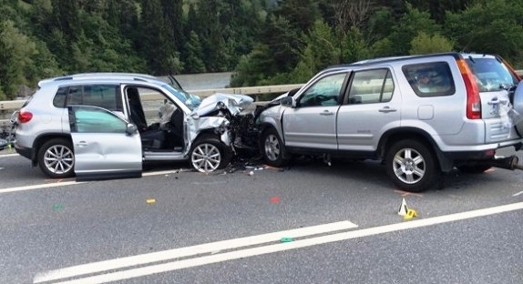 Rappresentazione visiva dell'articolo: SCONTRO FRONTALE